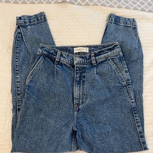 Abercrombie & Fitch Ultra High Rise Cuffed Jeans